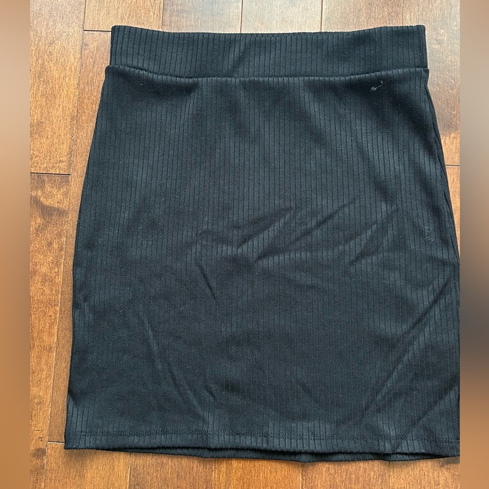 Forever 21 Black Ribbed Mini Skirt